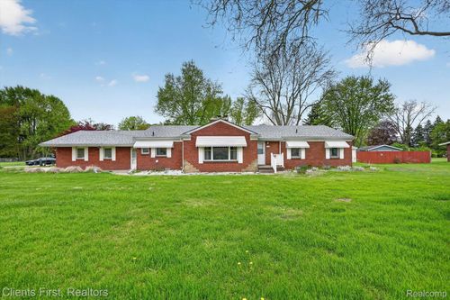 11000 Clinton River Rd, Sterling Heights, MI, 48314-2411 | Card Image