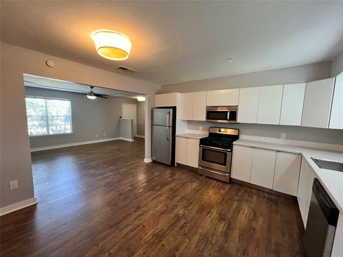 2000 Magnolia Dr, Round Rock, TX, 78664-7525 | Card Image