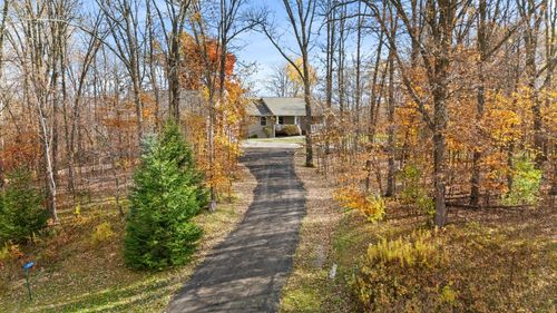 2828 W River Rd, Mora, MN, 55051-6211 | Card Image