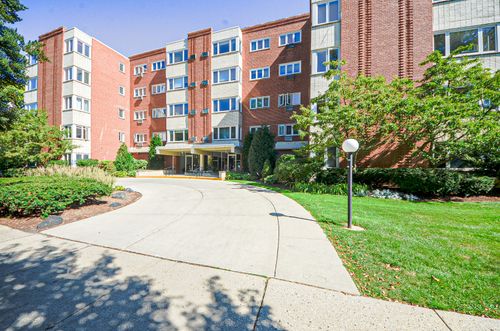 apt-403-2033 Sherman Ave, Evanston, IL, 60201-3270 | Card Image