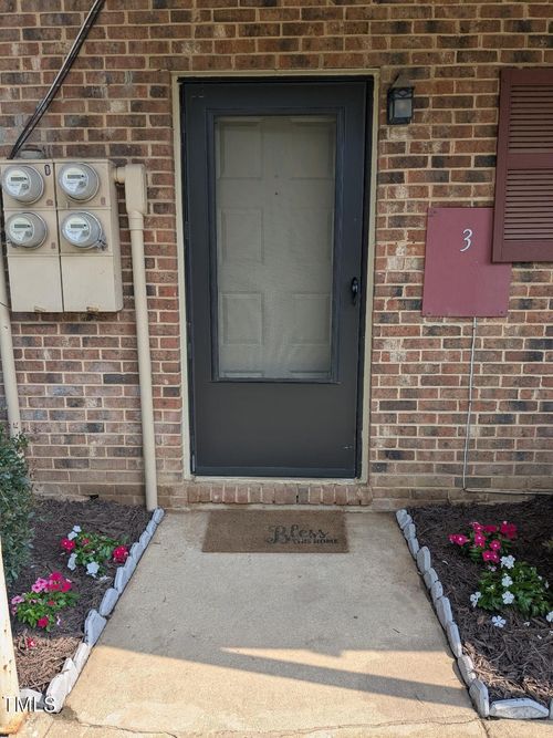 apt-j3-130 S Estes Dr, Chapel Hill, NC, 27514-2878 | Card Image