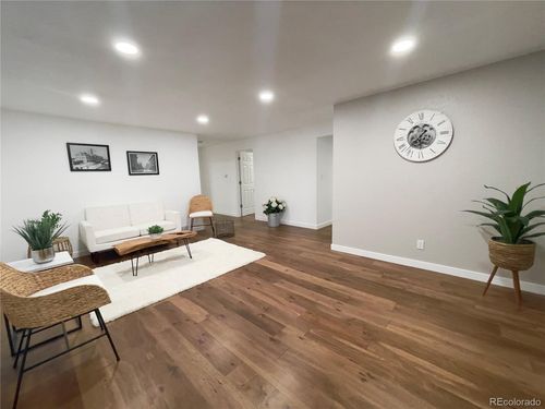 925 Kohl St, Broomfield, CO, 80020-1822 | Card Image