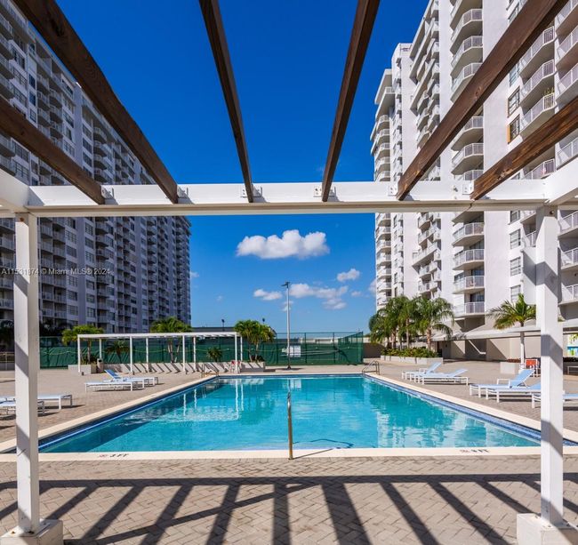 PH04 - 18011 Biscayne Blvd, Condo with 2 bedrooms, 2 bathrooms and null parking in Aventura FL | Image 36