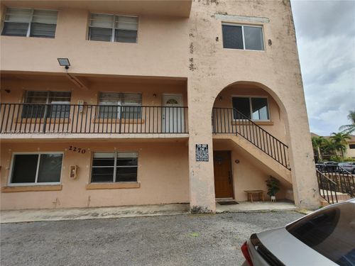 apt-2-2270 W 54th Pl, Hialeah, FL, 33016-2053 | Card Image