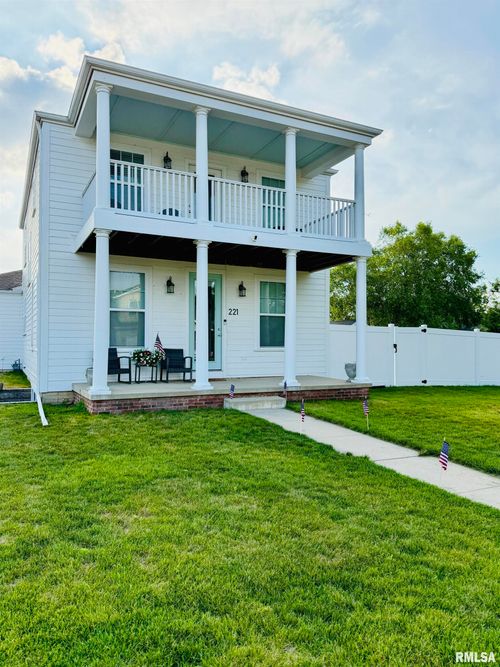 221 S Stillwater Dr, Chillicothe, IL, 61523-1218 | Card Image