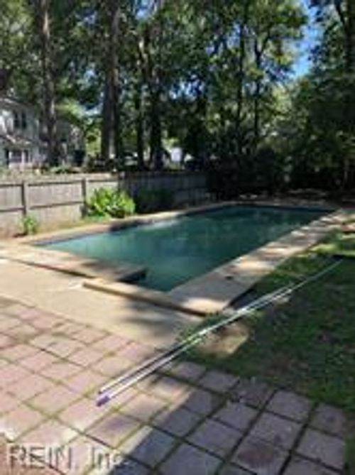7 White Oak Trl, Hampton, VA, 23669-2088 | Card Image