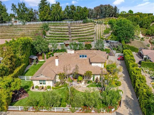 5558 Hoback Glen Rd, Hidden Hills, CA, 91302-1223 | Card Image