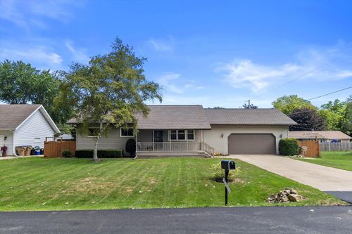 11325 9th Ave, Pleasant Prairie, WI, 53158-5235 | Card Image