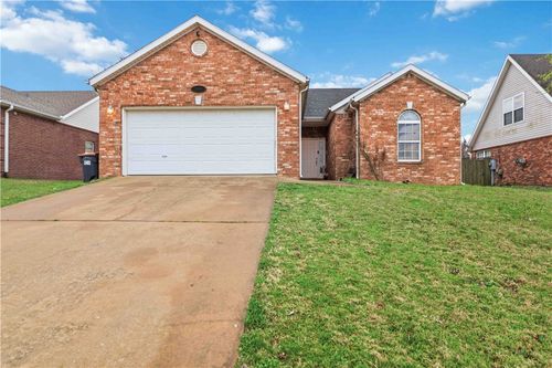 3391 Grainger Cir, Springdale, AR, 72764-8330 | Card Image