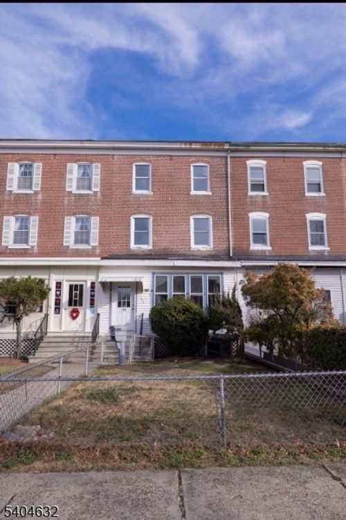 132 4th Ave, ROEBLING, NJ, 08554-1010 | Card Image