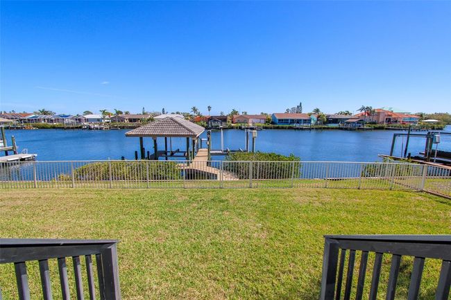 946 Allegro Ln, House other with 4 bedrooms, 3 bathrooms and null parking in APOLLO BEACH FL | Image 49