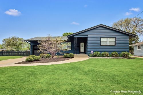 1320 Glenwood Ave, Waukegan, IL, 60085-1527 | Card Image