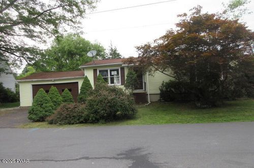605-605 5th St, Matamoras, PA, 18336-1117 | Card Image