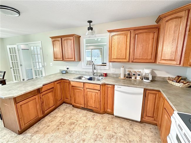 1113 Unique Ct, House other with 4 bedrooms, 3 bathrooms and null parking in Mattoon IL | Image 7