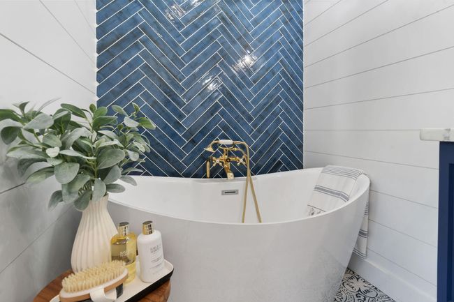 Guest bath | Image 85