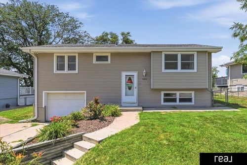 5806 S 113 Street, Omaha, NE, 68137 | Card Image