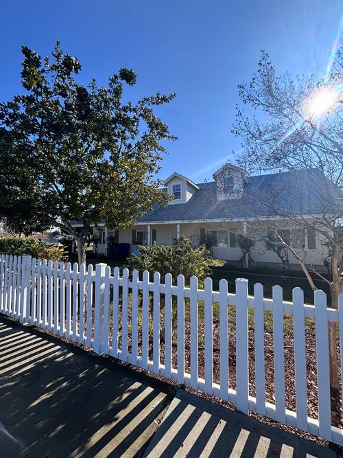 224 E Stanislaus St, Avenal, CA, 93204-1239 | Card Image