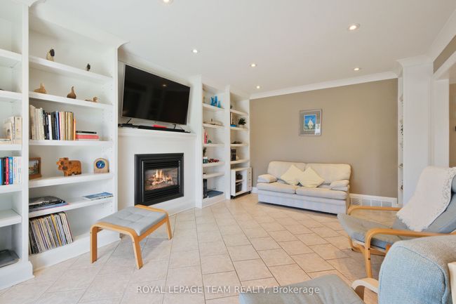 4 Valewood Cres, House other with 4 bedrooms, 4 bathrooms and 4 parking in Gloucester ON | Image 19