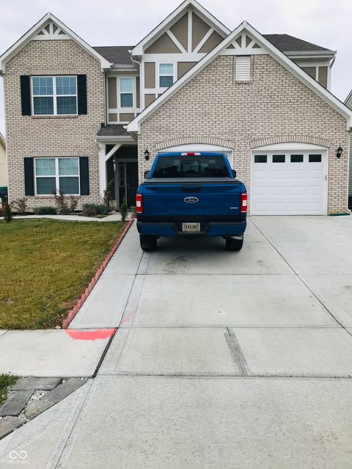 822 Blue Ash Trl, Greenwood, IN, 46143-5568 | Card Image