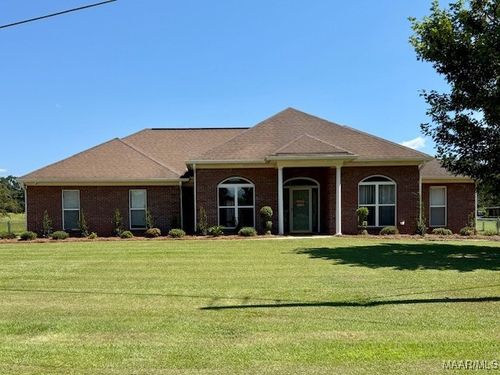 8 Hood Dr, Deatsville, AL, 36022-5144 | Card Image