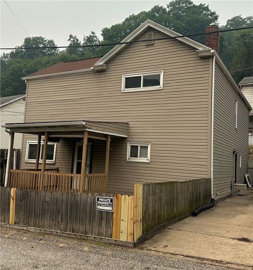 835 Hall St, Munhall, PA, 15120-2165 | Card Image