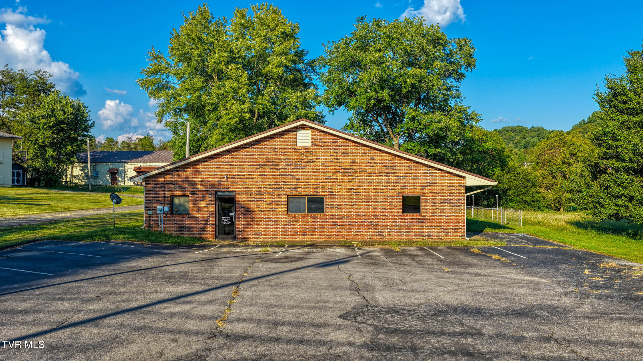 116 Burton Rd, Rogersville, TN 37857