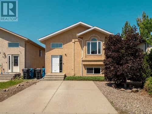 204 Blackfoot Cir W, Lethbridge, AB, T1K7T2 | Card Image