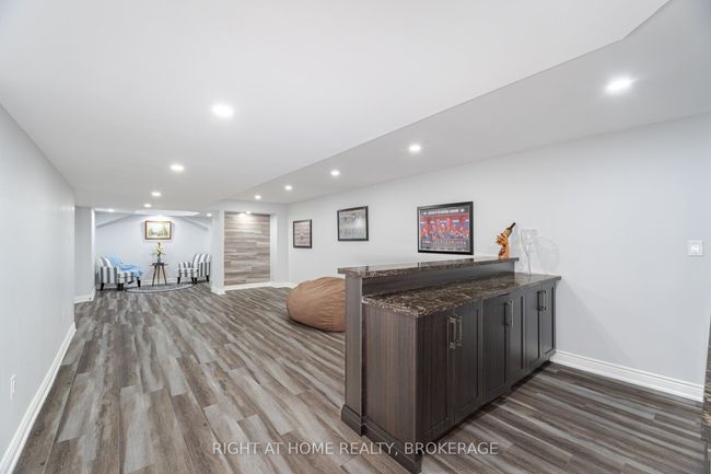 105 Royal Dr West, House other with 6 bedrooms, 5 bathrooms and 4 parking in Brampton ON | Image 37