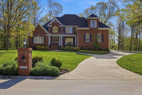 2590 Bristlecone Lane, Signal Mountain, TN, 37377 | Card Image