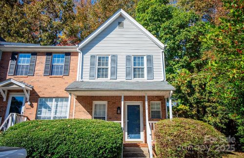 6410 Windsor Gate Ln, Charlotte, NC, 28215-4226 | Card Image