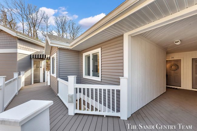 UNIT-21 - 810 S Harbor Dr, Condo with 3 bedrooms, 3 bathrooms and null parking in Grand Haven MI | Image 47
