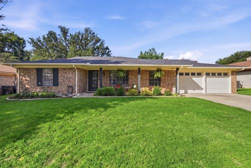 4025 Aragon Dr, Fort Worth, TX, 76133-5558 | Card Image