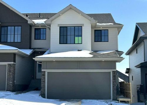 366 Heritage Blvd, Cochrane, AB, T4C3K9 | Card Image