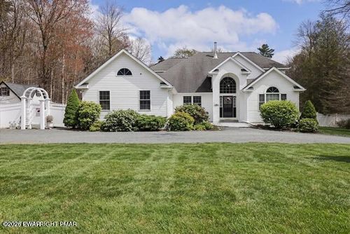 343 High Country Dr, Blakeslee, PA, 18610-7814 | Card Image