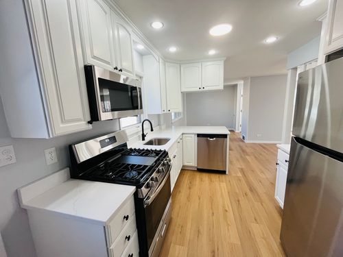 10420 S Kildare Ave, Oak Lawn, IL, 60453-4806 | Card Image