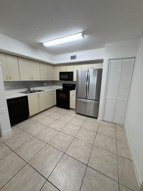 612-3660 N 56th Ave, Hollywood, FL, 33021-2269 | Card Image
