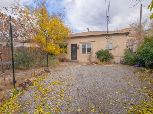 1002 Walter St Se, Albuquerque, NM, 87102-4422 | Card Image