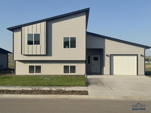 901 Bennington Dr, Box Elder, SD, 57719-4801 | Card Image