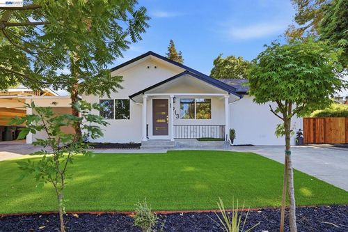 1913 W Middlefield Rd, Mountain View, CA, 94043-2911 | Card Image