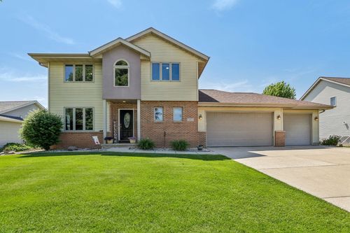 612 Greenfield Drive, Deforest, WI, 53532 | Card Image