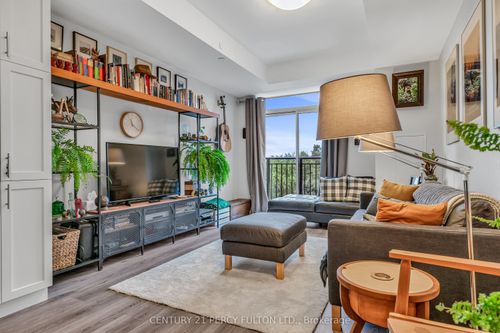 417-6235 Main St, Stouffville, ON, L4A4R3 | Card Image