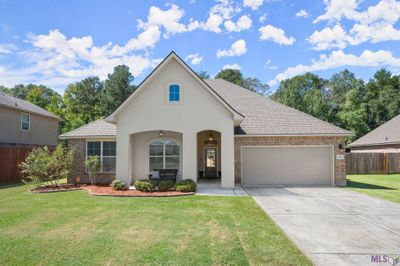 37019 Oak Haven Dr, House other with 4 bedrooms, 2 bathrooms and null parking in Denham Springs LA | Image 3