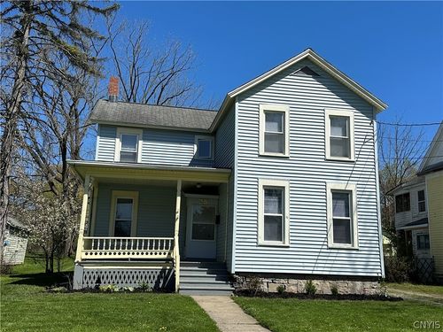 28 Mattie St, Auburn, NY, 13021-4940 | Card Image