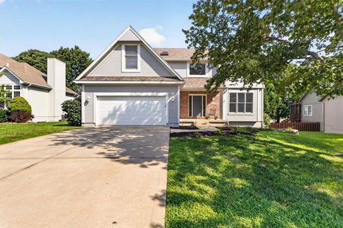 1037 Sw Sunflower Dr, Lee's Summit, MO, 64081-3758 | Card Image