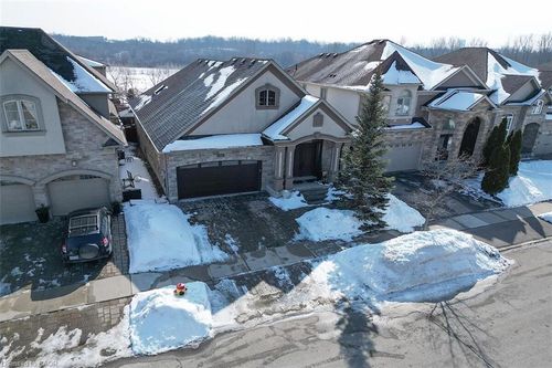 205 Paige Pl, Kitchener, ON, N2K4P5 | Card Image