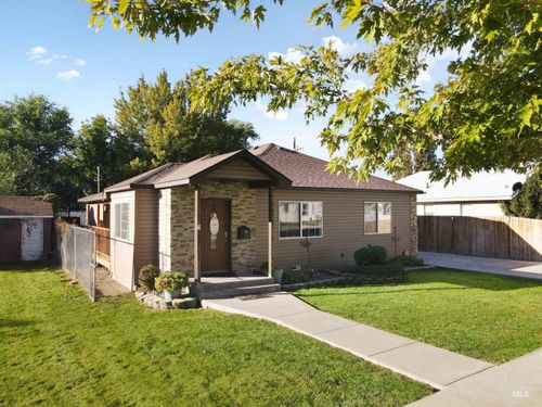 1009 9th St, Rupert, ID, 83350-1313 | Card Image
