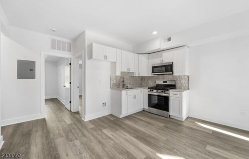 2-1119 Hampton Pl, Elizabeth, NJ, 07201-3091 | Card Image