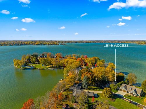 N60W38457 Blackhawk Dr, OCONOMOWOC, WI, 53066-1628 | Card Image