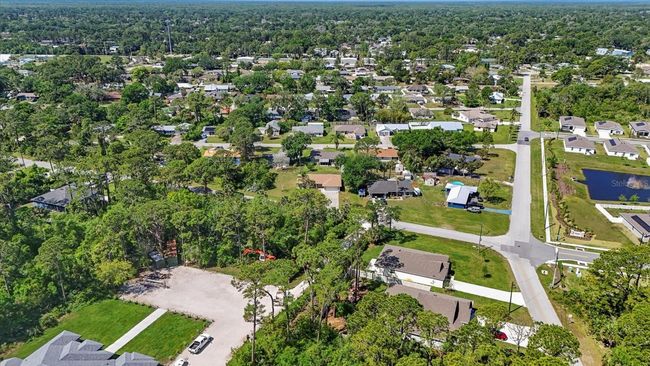 2732 Alamanda Dr, House other with 3 bedrooms, 2 bathrooms and null parking in Edgewater FL | Image 37