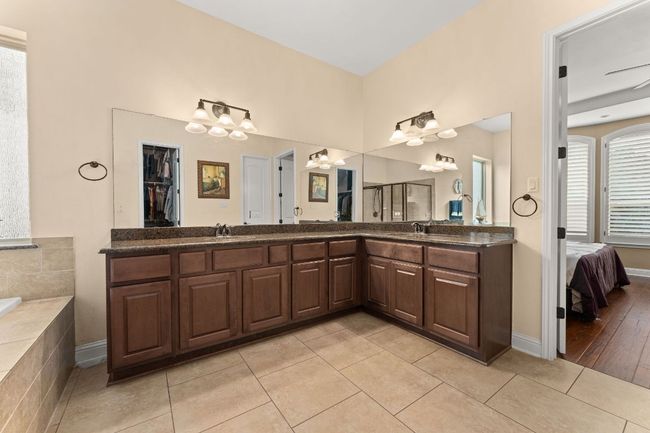 Primary bathroom with lots of counter space. | Image 12